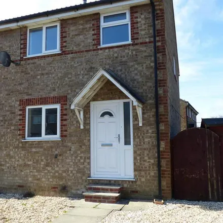 Rent this 2 bed duplex on Blackthorn Close in Newport, HU15 2QJ