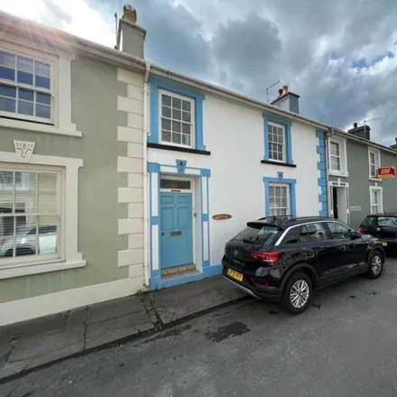 Buy this 3 bed townhouse on Oxford Street in Aberaeron, SA46 0JB