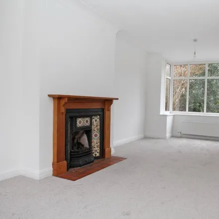 Image 2 - Stainburn Crescent, Leeds, LS17 6NX, United Kingdom - Duplex for rent