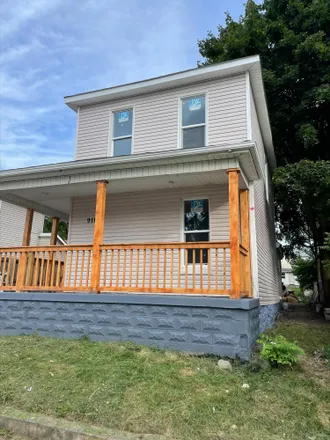 Buy this 3 bed house on 918 Elder Street in Springfield, OH 45505