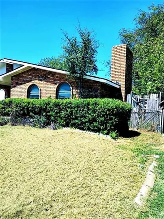 Image 3 - 1816 Country Manor Road, Fort Worth, TX 76134, USA - House for sale