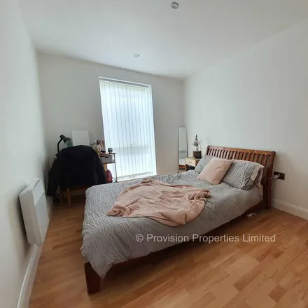 Rent this 3 bed apartment on Holborn Approach in Leeds, LS6 2PD