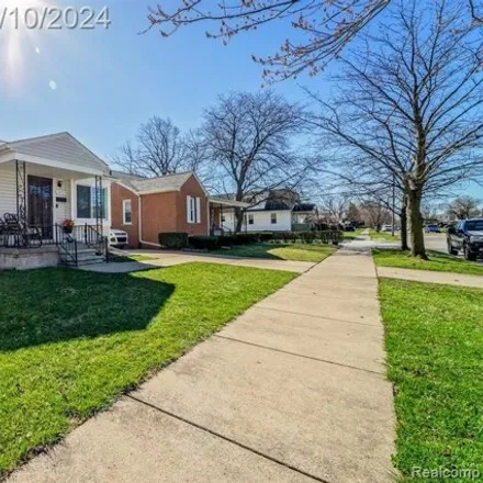 Image 2 - 1480 Pine Street, Wyandotte, MI 48192, USA - House for sale