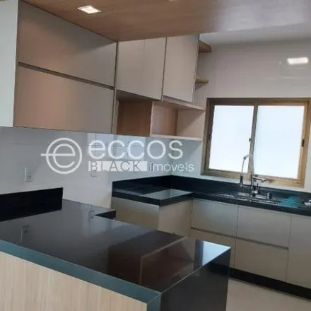 Buy this 3 bed apartment on Rua dos Carrijos in Saraiva, Uberlândia - MG