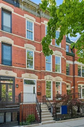 Buy this 6 bed house on 500 West Armitage Avenue in Chicago, IL 60614