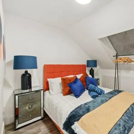 Rent this 1 bed room on 66-224 Great Western Road in London, W2 5UG