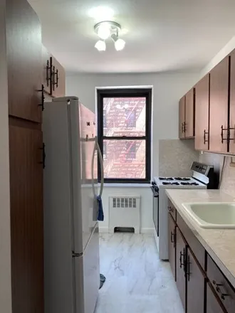 Image 2 - 32-43 88th Street, New York, NY 11369, USA - Apartment for sale