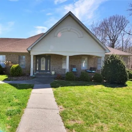Buy this 4 bed house on Claypool-Alvaton Road in Warren County, KY 42103