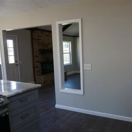 Image 8 - 4611 Spring Shadow Drive, Wichita Falls, TX 76310, USA - House for sale
