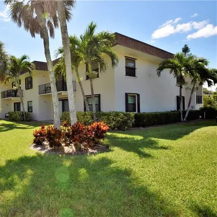 Rent this 2 bed townhouse on 4139 Silver Palm Drive in Vero Beach, FL 32963
