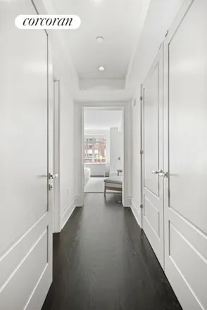 Image 4 - 18 East 62nd Street, New York, NY 10065, USA - Apartment for sale