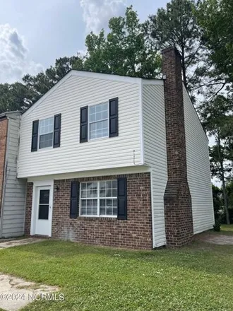Rent this 3 bed townhouse on 618 Myrtlewood Circle in Jacksonville, NC 28546