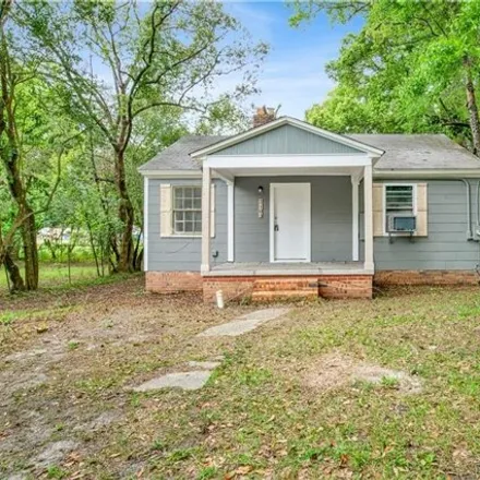 Image 2 - 2103 E Victory Dr, Mobile, Alabama, 36606 - House for sale