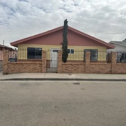 Rent this 3 bed house on Apodaca Place in El Paso, TX 79907