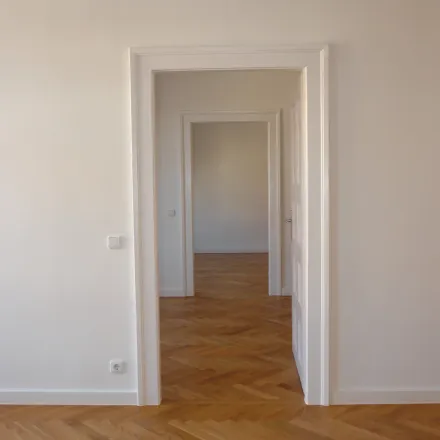 Rent this 8 bed apartment on Psychotherapeutische Praxisgemeinschaft in Bauerstraße, 80796 Munich