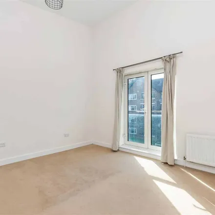 Rent this 2 bed apartment on Dukes Court in Mortlake High Street, London