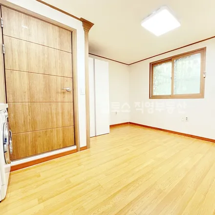 Rent this studio apartment on 서울특별시 관악구 봉천동 1688-60