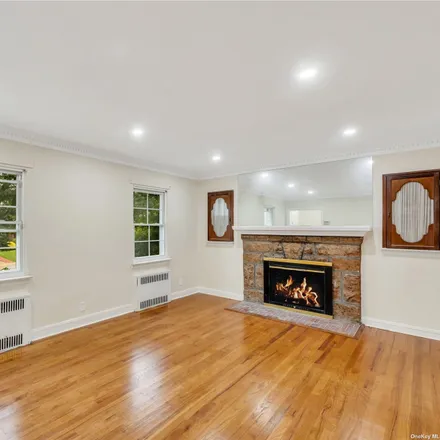 Image 7 - 58-12 217th Street, New York, NY 11364, USA - House for rent