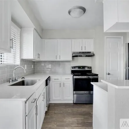 Image 5 - 1000 Cypress Station Dr, Unit #1008 - Condo for rent