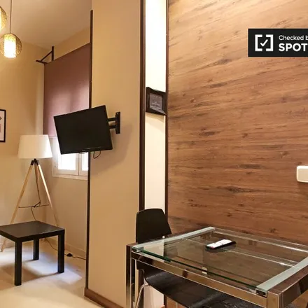 Rent this studio apartment on Madrid in Calle del Arenal, 24