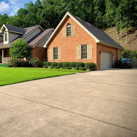 Image 3 - 552 Cedar Creek Road, Pikeville, KY 41501, USA - House for sale