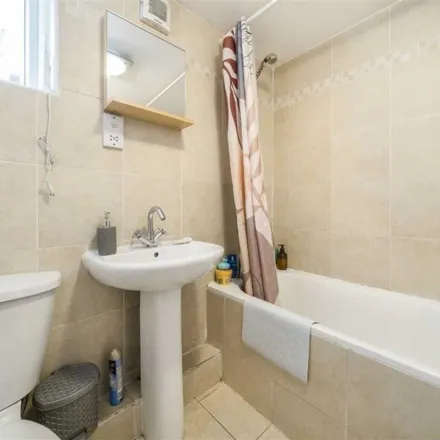 Image 3 - Ripon Road, London, SE18 3QJ, United Kingdom - Apartment for rent