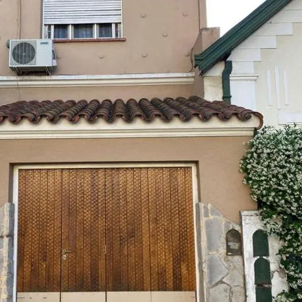 Buy this 3 bed house on Santiago de Liniers 61 in Partido de Lomas de Zamora, Temperley