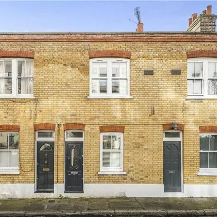 Image 5 - 19 Douro Street, Old Ford, London, E3 2TS, United Kingdom - Townhouse for sale