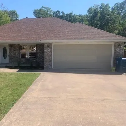 Rent this 3 bed house on 4 Millsap Circle in Bella Vista, AR 72715