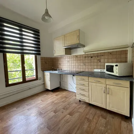 Rent this 2 bed apartment on 25 Rue du Général de Gaulle in 93360 Neuilly-Plaisance, France