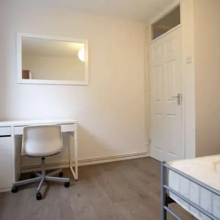 Image 3 - 79 Spey Street, London, E14 6PP, United Kingdom - Apartment for rent