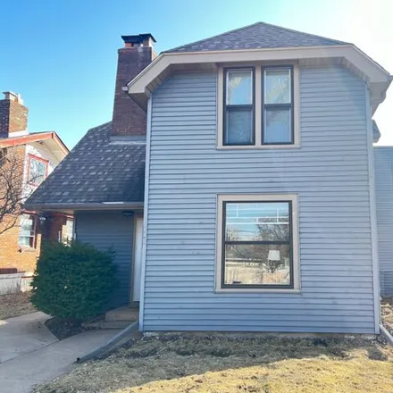 Buy this 6 bed house on 2045 Carroll Avenue in Saint Paul, MN 55104