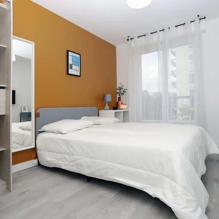 Image 1 - 1 Square d'Anjou, 35043 Rennes, France - Apartment for rent