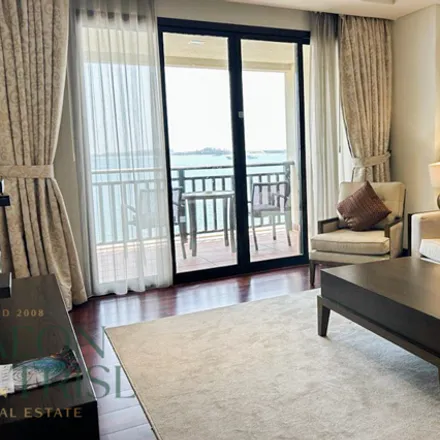 Image 5 - Shoreline Street, Palm Jumeirah, Dubai, United Arab Emirates - Apartment for sale