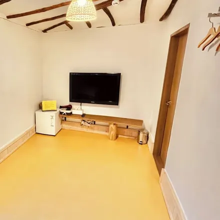 Rent this studio house on 5-7 in Eunhaeng-ro, Wansan-gu