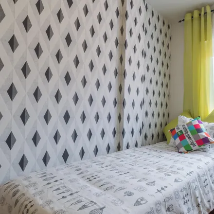 Rent this 5 bed room on Madrid in Administración de Hacienda, Calle Navarro y Ledesma