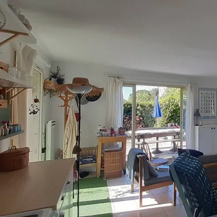 Rent this 3 bed townhouse on Aix-en-Provence in Bouches-du-Rhône, France