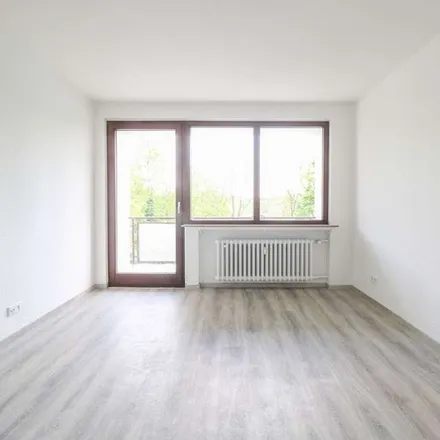 Rent this 2 bed apartment on Düsseldorfer Straße 295-299 in 47053 Duisburg, Germany