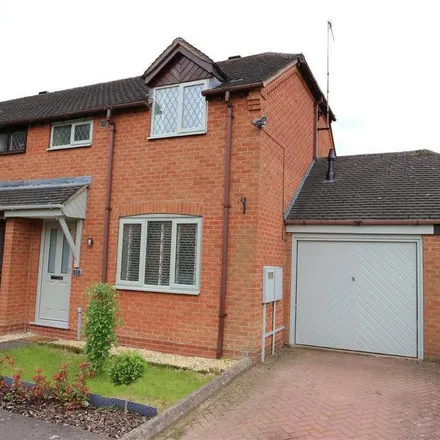Rent this 3 bed house on Fieldhouse Close in Henley-in-Arden, B95 5DF
