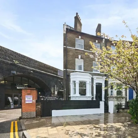 Image 1 - Battersea Park Station, Queenstown Road, London, SW8 4LH, United Kingdom - House for rent