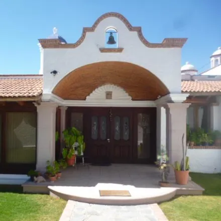 Rent this 3 bed house on Calle del Tesoro 51 in Villas De San Miguel, 37754 San Miguel de Allende