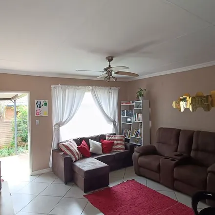 Rent this 2 bed townhouse on Diedrikkie Avenue in Rooihuiskraal-Noord, Simarlo AH