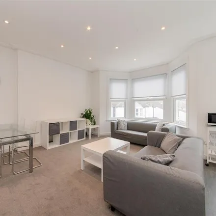 Image 3 - 28, 30 Mountfield Road, London, N3 3NP, United Kingdom - Apartment for rent