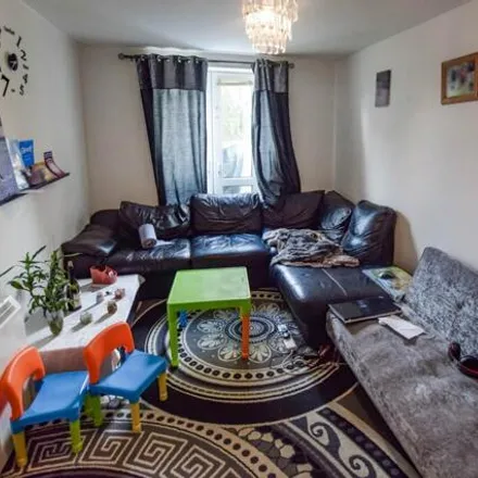 Image 2 - Little Moss Lane, Pendlebury, M27 6PX, United Kingdom - Apartment for sale