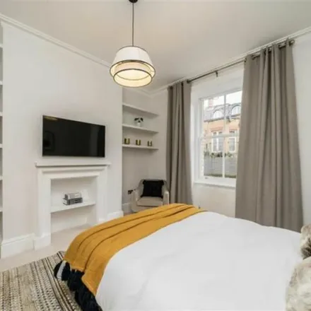 Image 7 - 9 Drayton Gardens, London, SW10 9RB, United Kingdom - Apartment for rent