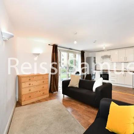 Image 4 - CBRE, 22 Westferry Road, Canary Wharf, London, E14 8LW, United Kingdom - Apartment for rent