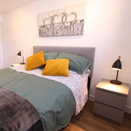 Rent this 2 bed apartment on Étienne-Desmarteau in Montreal, QC H1X 1E8