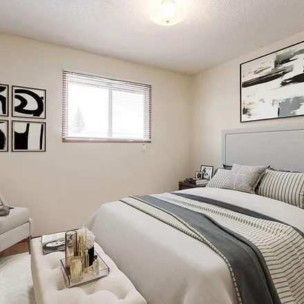 Image 5 - Bracewood Drive SW, Calgary, AB T2W 3E5, Canada - Apartment for rent