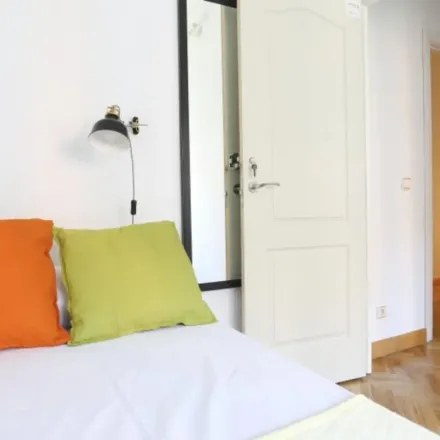 Image 6 - Calle de Ibiza, 36, 28009 Madrid, Spain - Apartment for rent