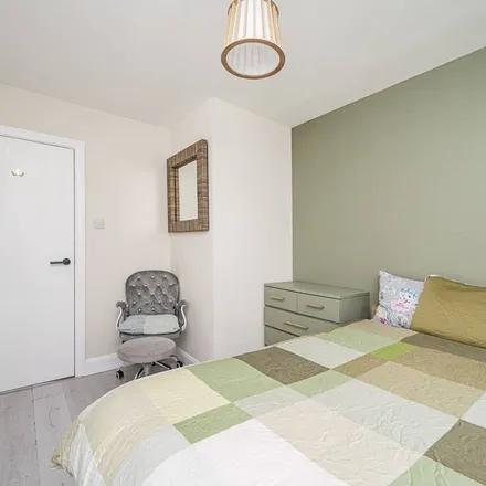 Rent this 2 bed apartment on Bacon Street in Spitalfields, London
